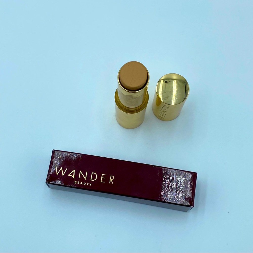 Wander Flash Focus Hydrating Foundation Stick